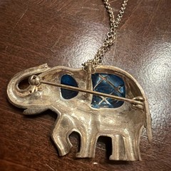 Unique Elephant Figural Silver Tone Milgrain Pendant Pin Brooch Teal Accented