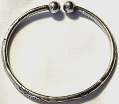 VINTAGE STERLING SILVER BANGLE WEST INDIES ISLAND BALL CUFF BRACELET 22g