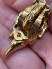 Vintage Rare Signed JOMAZ Gold Plated Diamond Rhinestone Clip Earrings LEAF des