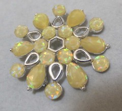 Vtg 2008 Unsigned TRIFARI Yellow Iridescent Acrylic Silver Tone 2” Brooch