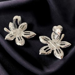 Sarah Coventry Earrings Clip On 1960s Silver Tone Vintage Joy Ivy
