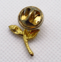 Vintage Gold Tone Rose Lapel Pin Small Flower Design Green Stone Accent