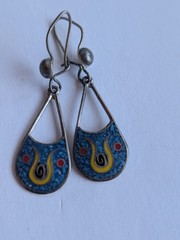 Vintage Taxco Sterling Silver Crushed Stone Inlay Drop Earrings Dainty