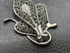 Vintage Silver Tone Filigree Cat Pendant Necklace Green Glass Eye Articulated