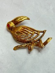 Rare Vintage Designer Edlee Goldplate Filigree Macaw Parrot Bird Brooch Pin
