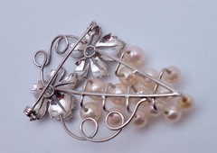 Vintage Sterling SILVER Marked Grape Bunch Pearl Brooch Pin E44