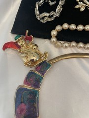 Junk Jewelry FOR CRAFTS WEAR PICS 1 & 2 Necklaces Watches Brooch Some SIGNED #3