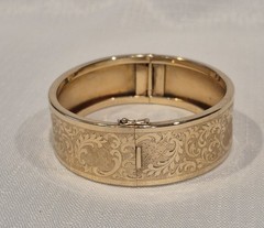 Estate 14K RGP Etched Victorian Wide Hinged Bangle Bracelet Sz 7 1/4 Germany EUC