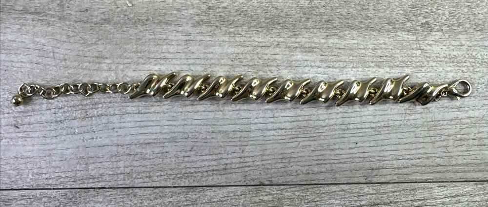 Vintage Unbranded Gold Tone Chunky Bracelet Chain Link Lobster Close