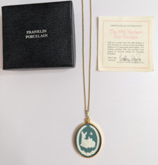 Vintage Franklin Porcelain 1981 Mother’s Day Cameo Pendant Doe and Fawn MIB