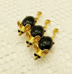 Vintage Joan Rivers “Three Blind Mice” Mouse Figure Gold Tone Black Pin Brooch
