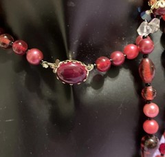 Vintage JAPAN 1940’s Garnet On push in Clasp pearls, beaded 58in long