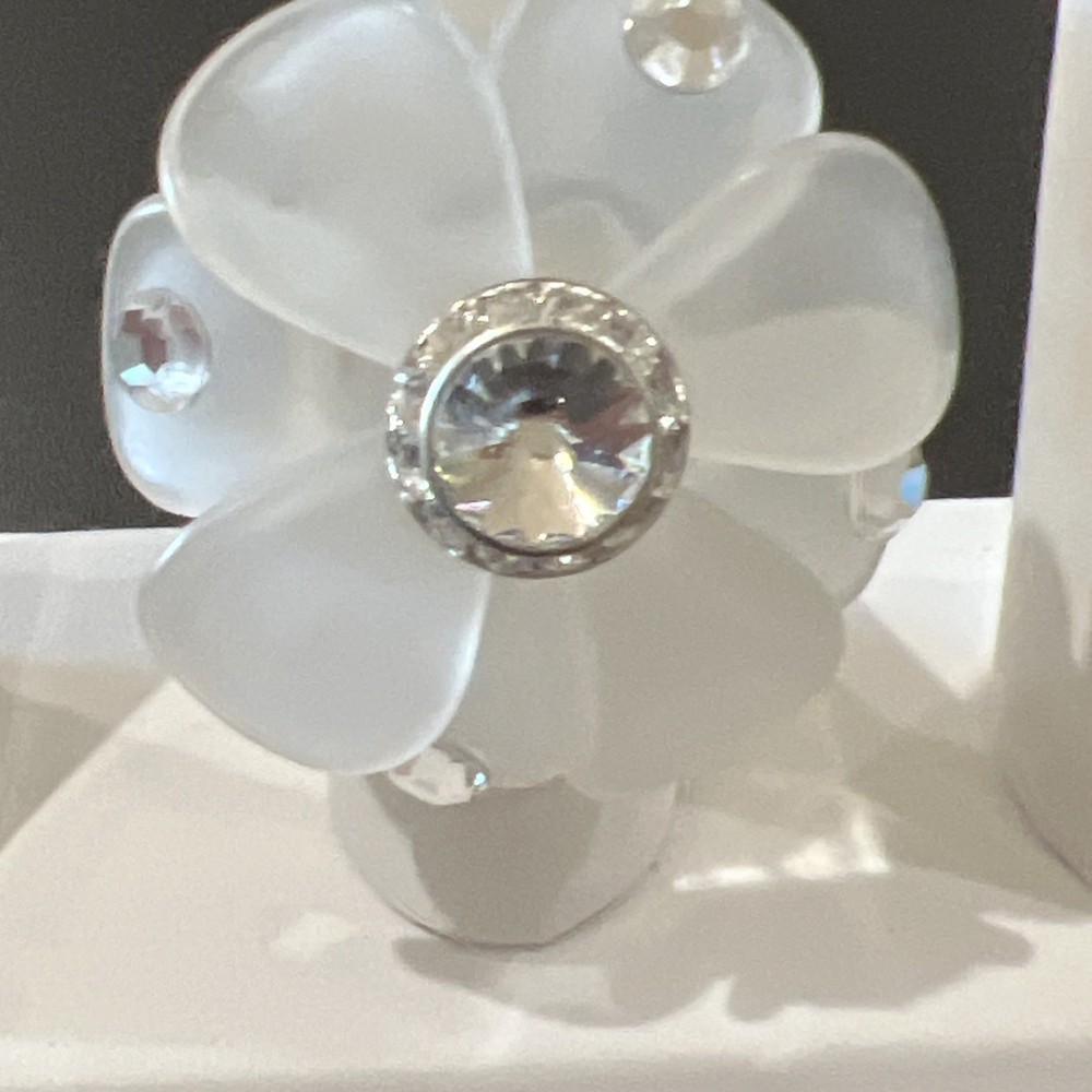 Lucite Plastic Flower Ring Size 7