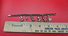 Warner Bros Looney Tunes Cartoon KIDS Charm Bracelet 6″ Tweety Bugs Daffy Vntg