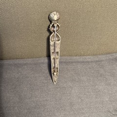 Vintage Miracle Scottish Sgian Dubh Brooch Green Faux Agate Kilt Pin Dagger