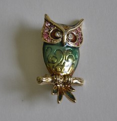 Liz Claiborne LC Owl Brooch Pin Two-toned Gold Green Pink Rhinestone Eyes EUC