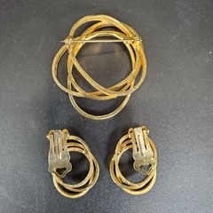 Vintage Gold Tone Twisted Knot Spiral Brooch Clip On Earrings Set