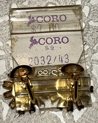 Vintage Coro Pegasus Daisy Mini Clip Earrings NOS White Enamel 0.5” Gold 1966