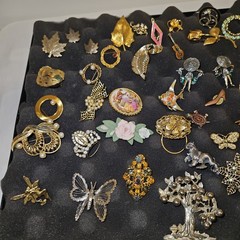 Vintage Costume Jewelry Lot Over 100 Pc All Wearable