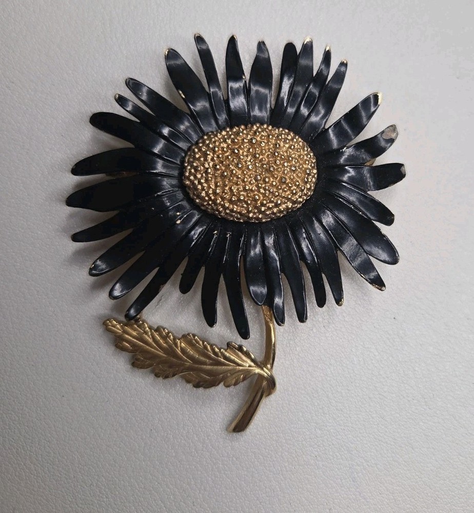 Vintage Signed Marvella Black Enamel Gold Tone Daisy Pin Brooch