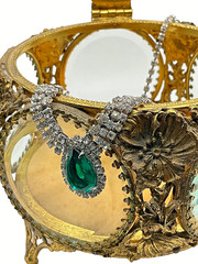 Vintage Emerald Green Glass & Clear Rhinestone Statement Necklace Silver Tone