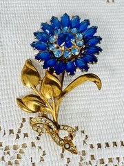 Stunning Gold Tone Pot Metal Blue Rhinestone Floral Brooch Art Deco 1930s 1940s