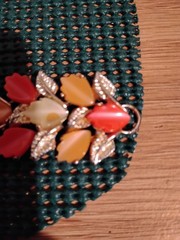Vintage Lisner Silver tone Filergee Band With Thermoset Autumn Colored Leaves