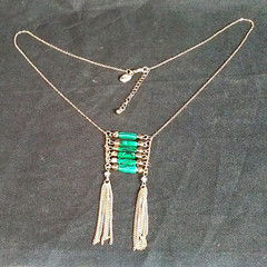 VINTAGE FAUX JADE BEAD & GOLD TONE CHAIN NECKLACE WITH CHAIN TASSELS SIGNED “C”
