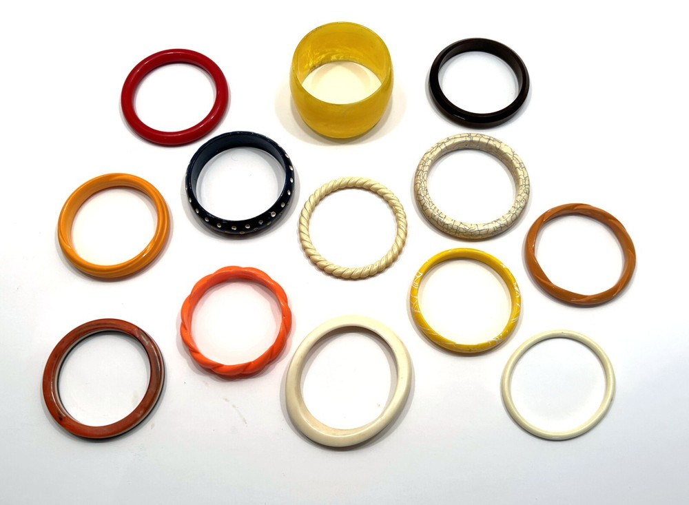 LOT of 13 VINTAGE PLASTIC BANGLE BRACELETS in VARIOUS COLORS & DESIGNS (Lot #5)