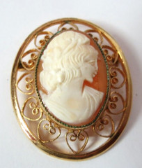 VTG VAN DELL 12K GOLD FILLED CAMEO BROOCH PIN PENDANT 40MM X 32MM WIDTH’..