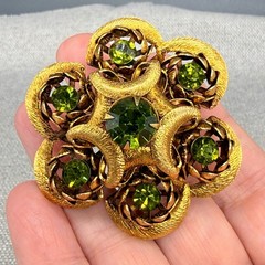Vintage Brooch Green Stones Textured Gold Tone Swirls 2 Inches