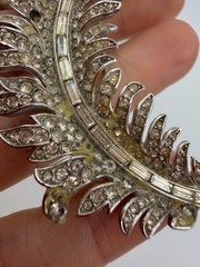 Vintage Brooch Trifari Feather Rhinestone Clear AS IS DAMAGED PJ