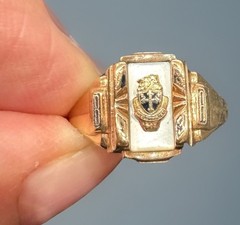 Vintage 1983 Josten’s Classic Mother Of Pearl 10k Yellow Gold Class Ring 6.5 EUC