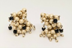 Vintage Earrings FABULOUS Metal Faux Pearl Glass Beads Trembler Japan b27-5