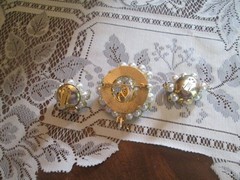 Vintage Cluster Bead Brooch & Earrings set, Faux Pearls, Rhinestones & Gold Rose