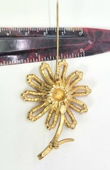 Vintage Brooch Lot Gold Tone Faux Pearls 3 brooches 2-2.5 Inches