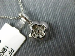 1.03CT WHITE & FANCY YELLOW DIAMOND 18K 2 TONE GOLD FLOWER 4 LEAF CLOVER PENDANT