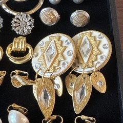 HUGE LOT Of Pairs VINTAGE CLIP ON AND SCREWBACK EARRINGS Rhinestones