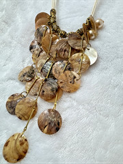 Gorgeous Waterfall statement polished shell pink pearly necklace gold abalone