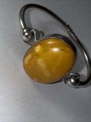 Bracelet Baltic Egg Yoke Butterscotch Amber Big Cabochon Vintage 6 3/4” Vintage