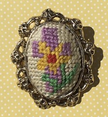 Vintage Victorian Style Goldtone Needlepoint Flower Brooch Lavender Yellow Flora