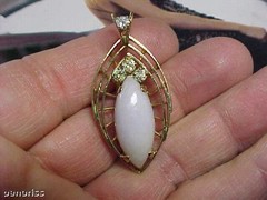 14K GOLD LAVENDER JADE & DIAMOND PENDANT VERY NICE MAKE OFFER
