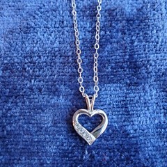 18″ Necklace Open Heart Pendant 4 Stones Silver Tone Marathon Co Dainty READ