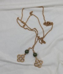 Vintage Avon 1979 Florette Lariat Necklace Gold Tone Faux Jade Bead 34″