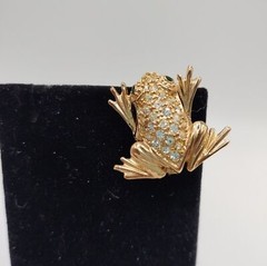 Rhinestone Green Eyed Frog Gold Tone Brooch