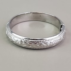Vintage Whiting Davis Hinged Bangle Bracelet Silver Tone Flower 6.5″