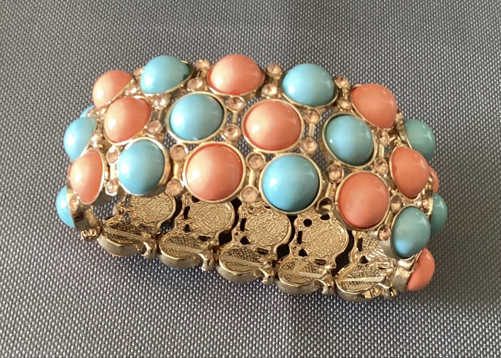 Vintage Costume Jewelry Free Size Beaded Bracelet, 1.5″ Wide