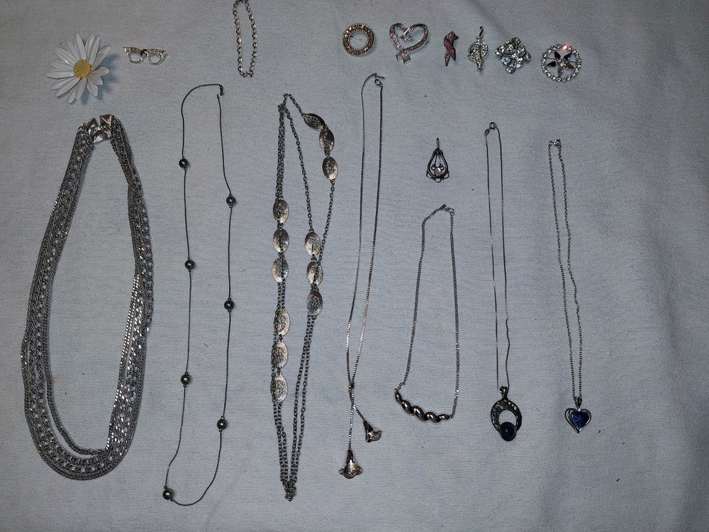 Vintage antique costume jewelry lot of 17 pieces silver tone 8 Necklace, 8 Pin..