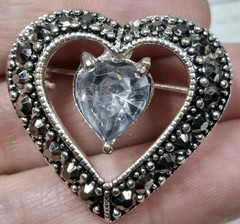Lot Of 17 Pieces Of Costume Jewelry Evil Eye Dragonfly Brooches Butterfly Heart