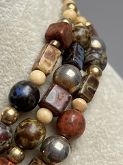Vintage Carnelian Jasper Gemstone Abstract Triple Strand Gold Tone Necklace 20”